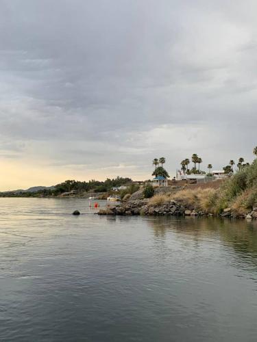 Riverview w Beach and Boat Launch