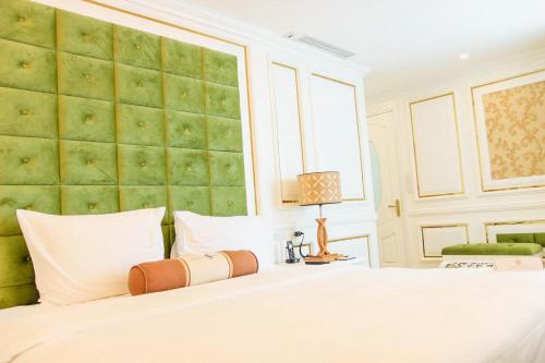 Guestroom, Diamond Sea Hotel in Da Nang