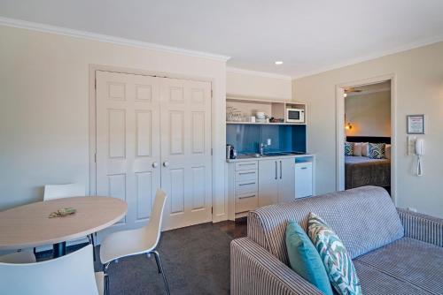 Silver Fern Rotorua Suites & Spa - image 3
