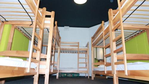 1 bunk bed