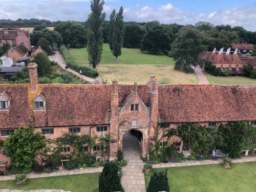 Sissinghurst Castle Farmhouse - image 14