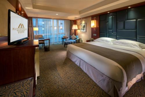 Executive King Room image 4