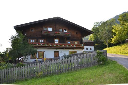 Bauernhof Bachrain - Hotel - Taxenbach
