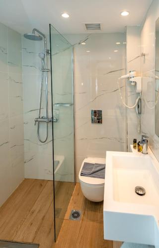 Single Room image 3