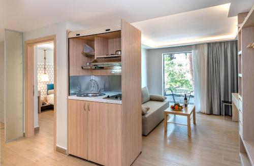 Triton Boutique Hotel - image 9