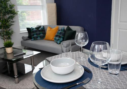 Cross Street Boutique Apartment- Self Isolate Here, , Cheshire