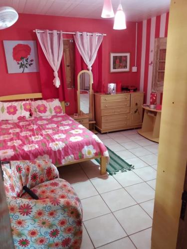 Three-Bedroom House image 2