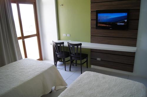 2 twin beds