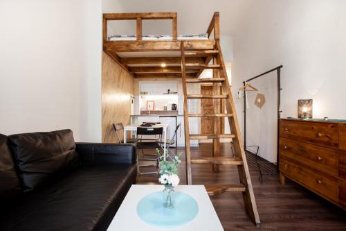 Wow Wow Apartment 5