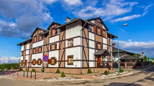 Hotel Skarbek - Lubin