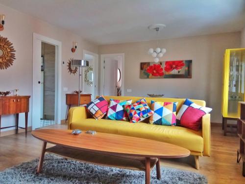 2 bedrooms, 3 beds
