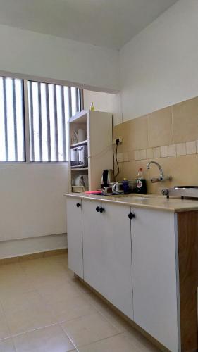 Konyha, Elena's apartment in Ashkelon