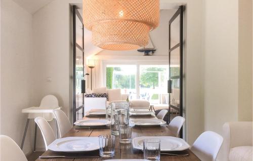 Stunning home in Arnemuiden w/ WiFi and 4 Bedrooms - image 12