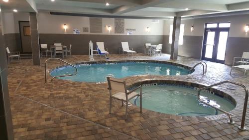 Country Inn & Suites by Radisson, Savannah Midtown, GA