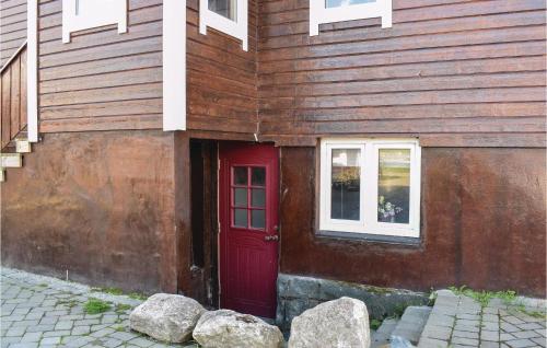 Nice Apartment In Giske With 3 Bedrooms And Wifi - Gjuv