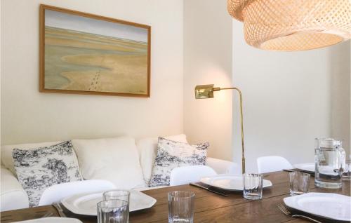 Stunning home in Arnemuiden w/ WiFi and 4 Bedrooms - image 2
