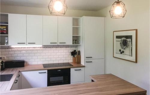 Stunning home in Arnemuiden w/ WiFi and 4 Bedrooms - main image