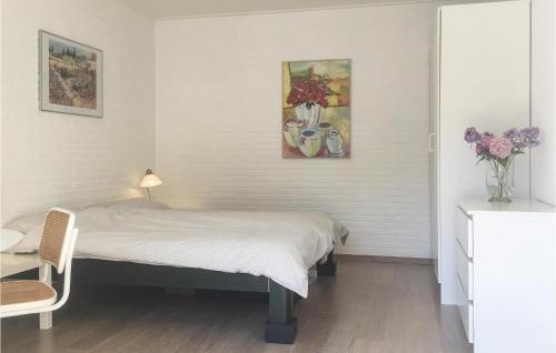 Stunning home in Arnemuiden w/ WiFi and 4 Bedrooms - image 3