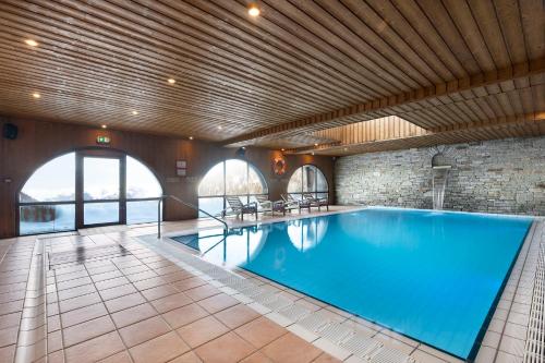 Swimming pool, Hotel Les Balcons Village in La Plagne