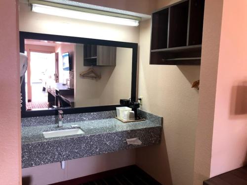 Legacy Inn - Gallatin - image 6