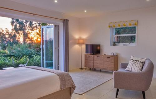 Meadow Cottage Bed & Breakfast - image 6