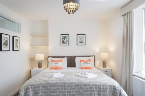 Perfect Pad in the heart of the city- sleeps 8! - image 4
