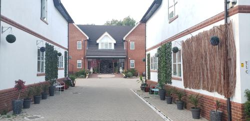 Stansted Airport Lodge - image 13