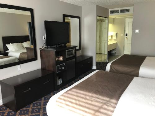 Queen Room