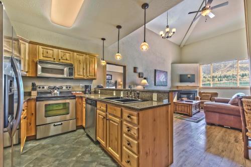 Silverado Lodge One Bedroom plus Loft by Canyons Village Rentals