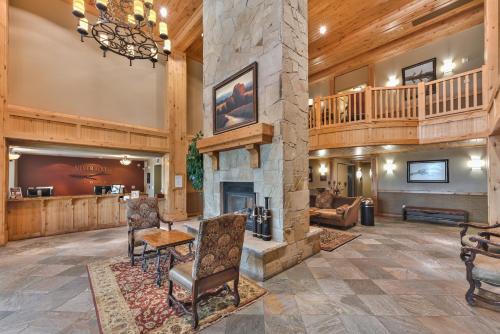 Silverado Two Bedroom Loft Sleep 10 by Canyons Village Rentals - image 4