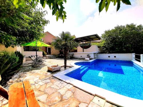 Family friendly house with a swimming pool Brela Makarska - 6685