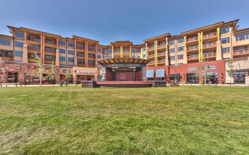 Sundial Lodge Superior Penthouse by Canyons Village Rentals