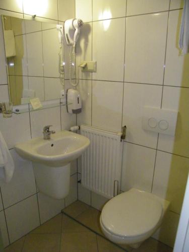 Hotel Restauracja Tawerna Gliwice - duży parking gratis Room Type - Economy Twin Room