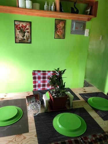 Kitchen, ALERTA ROOFTOP LODGE in Marigondon