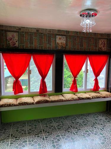 ALERTA ROOFTOP LODGE in Marigondon