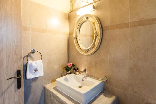 Kavos Psarou Villas - image 6