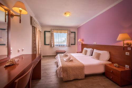 Hotel St John Villas Suites & Spa - image 4