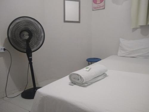 Small Single Room image 4