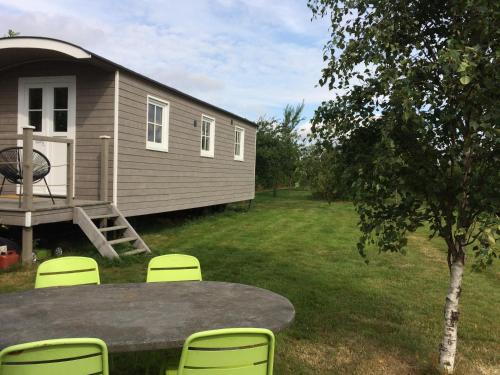  La Roulotte du Domaine du Bois de Graux in Lesve