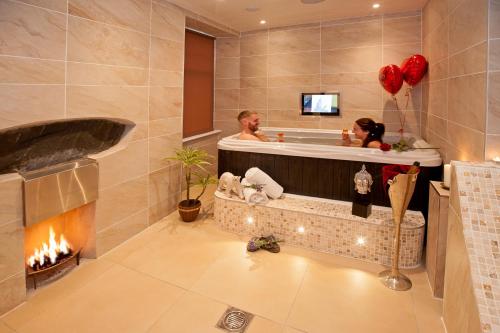 217107654 Windermere Boutique Hotel Spa Suites & Hot Tubs