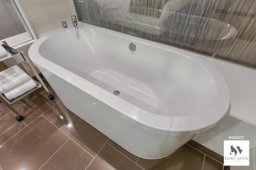 Secret Suites At Vdara - image 2