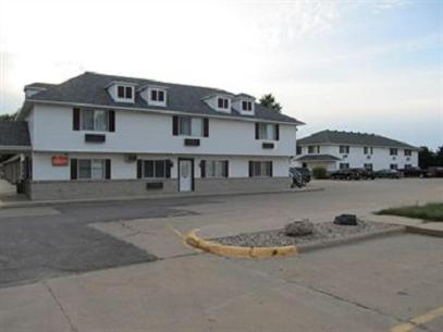 Sunset Inn and Suites - image 11