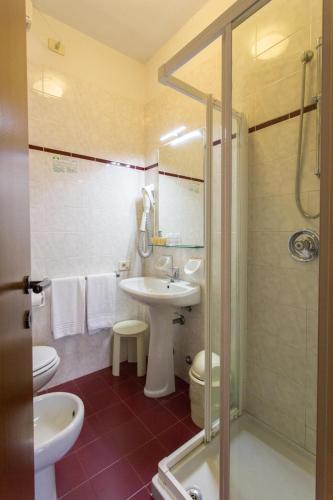Double Room with Balcony image 1