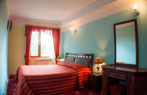 Vosku Ashxarh Hotel in Tsaghkadzor