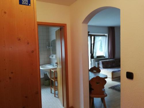 2 bedrooms, 5 beds