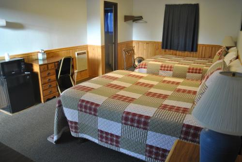 Aspen Inn - image 9
