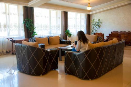 Bar/lounge, Vosku Ashxarh Hotel in Tsaghkadzor