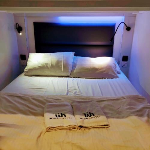 Queen Pod in Mixed Shared Room room in Wink @ Mosque Street