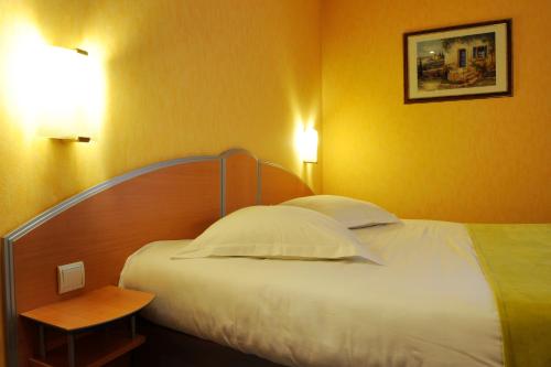 Comfort Hotel Saintes - image 7