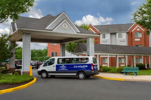 Microtel Inn & Suites by Wyndham Philadelphia Airport in Philadelphia, USA